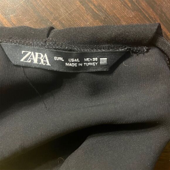 Zara Women's Black Gold Chain Halter Neck Cropped Top Size Large NWT - Picture 6 of 8